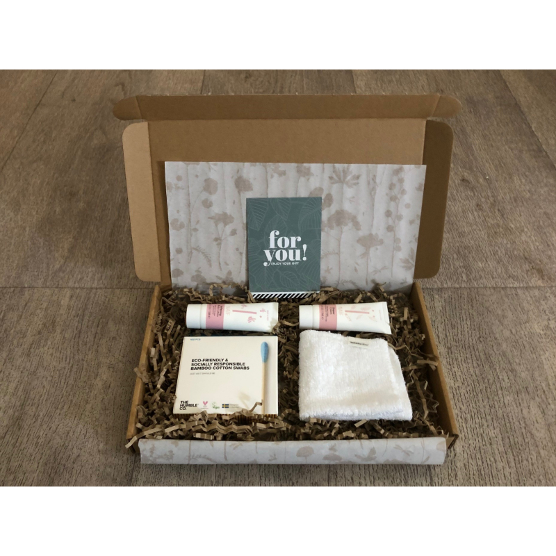 Brievenbuspakketje baby blauw  met verzorgingsproducten baby